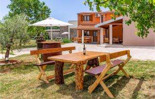Amazing Apartment In Pula With Wifi - Pula - 4