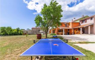 Amazing Apartment In Pula With Wifi - Pula - 2