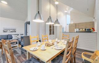Awesome Home In Krems Iiwarderbrück - Göls - 9