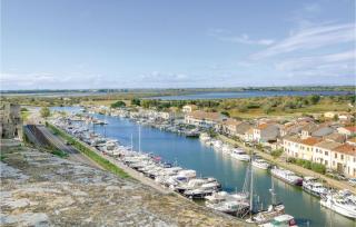 Nice Home In Aigues-Mortes With Kitchen - Aigues-Mortes - 3