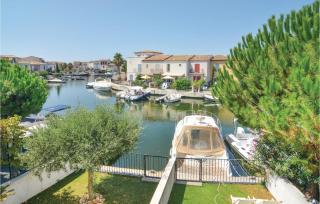 Nice Home In Aigues-Mortes With Kitchen - 2