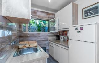 3 Bedroom Stunning Home In Crikvenica - Crikvenica - 8