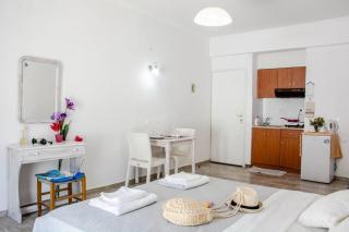 White wave studio 1 , 3min walk from Kamari beach - Kamari - 1