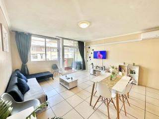 Modern 2 Bed In The Heart Of Umhlanga Ridge - Durban - 2