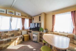 4 Berth Caravan For Hire At Sunkist Holiday Park Near Skegness Ref 42084S - 5