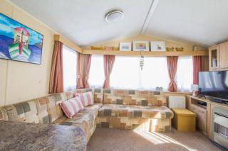 4 Berth Caravan For Hire At Sunkist Holiday Park Near Skegness Ref 42084S - 3