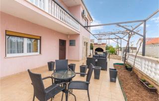 Cozy Apartment In Biograd Na Moru - 4