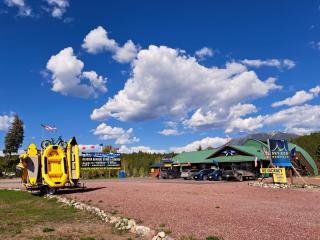 Sky Eco - Glacier General Store and Cabins - Coram - 1