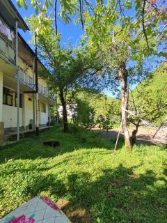 სახლი მდინარის პირას - 1