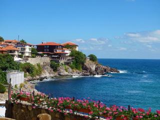 Sozopol Seaside Residence with Free Parking - 9