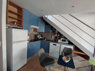 Atico of 3 rooms, total 130m² just for you with a 60 m² terrace, swimming pool, mountain and marina view. - Roses - 2