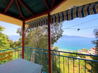 Ramo's Cozy Beachside Haven with Panoramic Views - 4th - Vlorë - 1