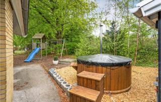 3 Bedroom Pet Friendly Home In Ebeltoft - Ebeltoft - 1