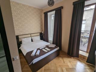 Family Guest House - Tbilisi - 9