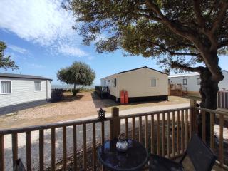 Stunning Caravan With Decking At Azure Seas In Suffolk Ref 32055Az - 8