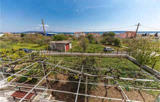 2 Bedroom Stunning Home In Kastel Stari - 9