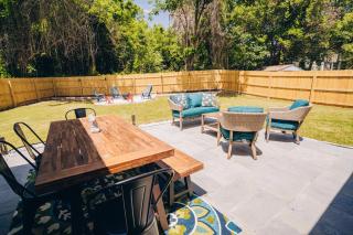 City Retreat - 4 Bedroom Oasis with King & Private Yard near Downtown - Charlotte - 8