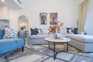 Vogue Madinat Jumeirah Living Rahaal Near Burj Al Arab One Bedroom Apartment with Balcony and Vibrant Community View, Access to all Amenities - 1