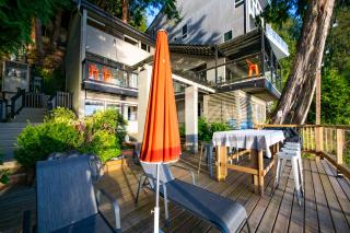 Waterfront Cottage With Superb Coastline Views - West Vancouver - 8