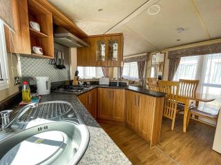6 Berth Caravan Nearby Hunstanton Beach Front In Norfolk Ref 13019L - Hunstanton - 5