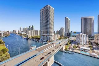 Lovely 3 bedroom 3 bathroom ocean front - Hallandale Beach - 5