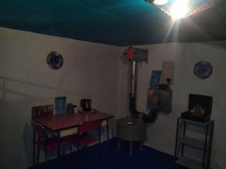 Sea-boat room with no windows - Evilard - 5
