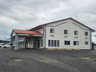 budgetel Inn & Suites - Moody - 0