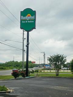 budgetel Inn & Suites - Moody - 2