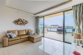 Unique penthouse with private pool & sea view - St Paul's Bay - 4