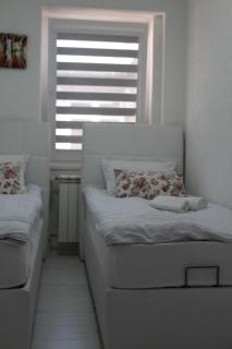 Red Apartment - Sarajevo - 7