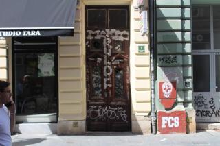 Red Apartment - Sarajevo - 9