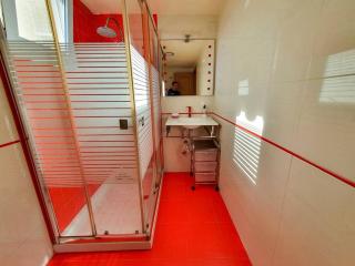 Apartment D with heated swimming pool, jacuzzi, waterfall, heating is extra - Benalmádena - 5