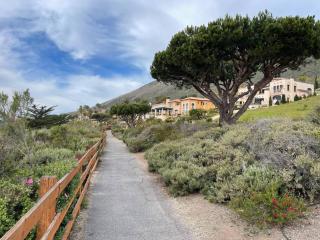 Hillside view with hot tub too - Arroyo Grande - 2