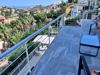 Apartment B view of swimming pool, jacuzzi, possibility heating in extra, sea and mountain - 0