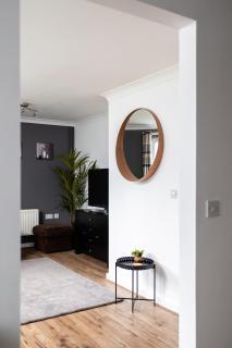 Charming 2BR Ground Floor Flat in Sholing, 11 Mins from City Centre - Recently Set Up with Love - Southampton - 1