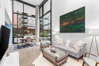 Airy and Open Corner Loft - 92 Walkscore - Redmond - 6