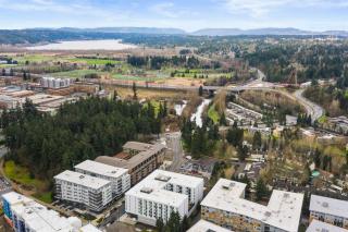 Open Loft in Redmond Core - 92 Walkscore! - Redmond - 7