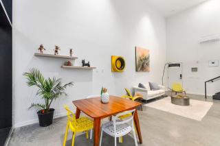 Posh Lofty Pad in Central Redmond - 92 Walkscore! - Redmond - 6