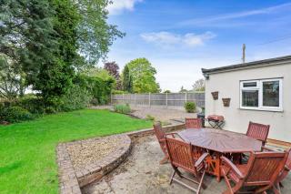 Wheelbarrow Cottage - Bengeworth - 4