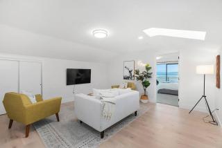 Views, Seclusion, Cozy Island Comfort - Camano - 2