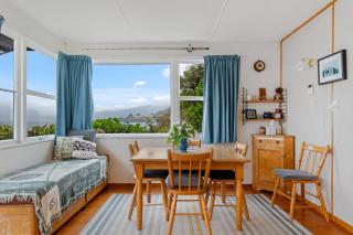 The Blue Bach - Lake Rotoiti Holiday Home - 7