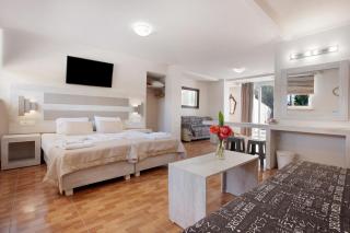 Pool Side Paradise Zante Suite - 2