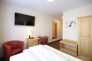 Burgdorfs Hotel & Restaurant - Hude - 2