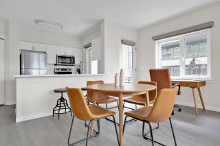 Bellevue 2BR w Pool Spa Gym nr shopping SEA-280 - 4