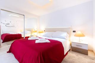 Romeo and Juliet Apartments - 3