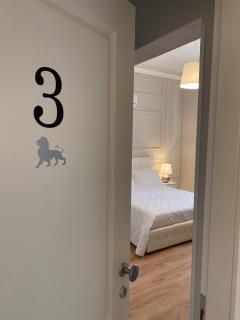 FOUR LIONS VILLA GUESTHOUSE - 2