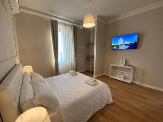 FOUR LIONS VILLA GUESTHOUSE - 1