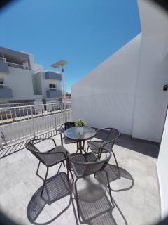 Serene Napa Suites - Heart of Ayia Napa - 9