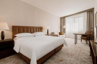 Sheraton Poznan Hotel - Poznań - 6