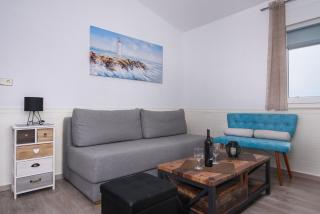 Apartment Kvesić - Trogir - 1